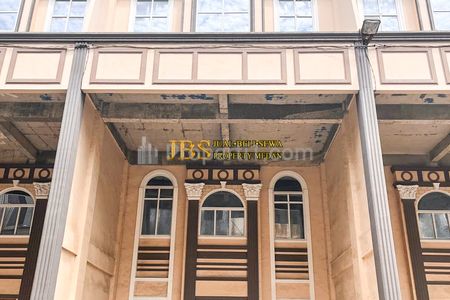Dijual Rumah 4,5 Tingkat di Komplek Jati Mas Jalan Perintis Kemerdekaan