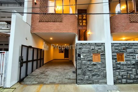 Dijual Rumah Baru Design Modern Natural Tropis di Cipinang Rawamangun Jakarta Timur