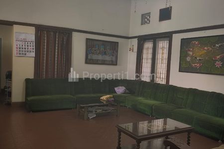 Dijual Rumah Besar Tengah Kota Sayap Dago Bandung