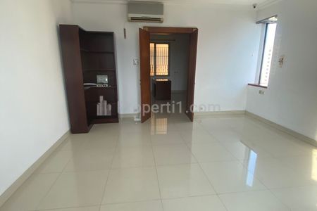 Sewa Apartemen Mangga Dua Court / Best Western Mangga Dua - 2 Joint Spesial Unit Jadi 6+2 BR Furnished