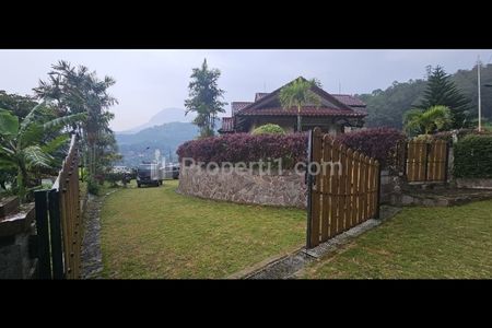 Dijual Villa Cakep Lokasi di Batu Jatim, Luas Tanah 985 m2