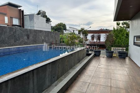 Dijual Rumah Luas Harga Murah dengan Private Pool di Setiabudi Setiabudhi Bandung Utara