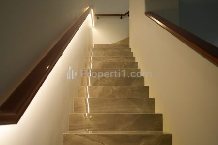 Dijual Rumah Premium Quality Modern di Jambangan, Surabaya