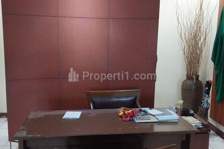 Jual Ruko Strategis dengan Tempat Tinggal di Bona Indah Plaza, Cilandak, Jakarta Selatan