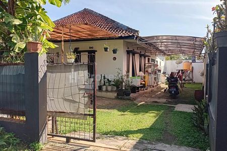 Dijual Rumah Lama Tanah Luas 300m2 di Cisaranten Kulon Arcamanik Bandung