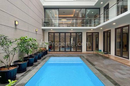 Jual Rumah Baru Renovasi di Mega Kuningan, Jakarta Selatan - Ada Kolam Renang & Lift