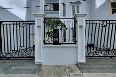 Dijual Rumah Baru Dalam Komplek Tenang di Duren Sawit Jakarta Timur