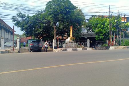 Dijual Rumah Tua Jalan Veteran Raya Purwakarta, Cocok untuk Usaha Apa Saja Karena Area Hidup