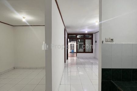 Dijual Rumah Kopyor Dekat Summagung Kelapa Gading Jakarta Utara, Jalan 2 Mobil, Nego Sampai Jadi