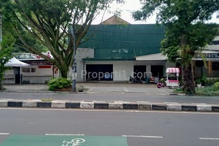 Jual Bangunan Lama Hitung Tanah 1500 m2 SHM Muka 30 Meter Jarang Ada Lokasi Premium Super Strategis di Jalan Ir. H. Juanda Dago Bandung