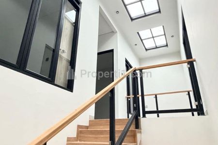 Jual Rumah Kekinian Riung Bandung Cipamokolan Dekat Metro Margahayu Bandung