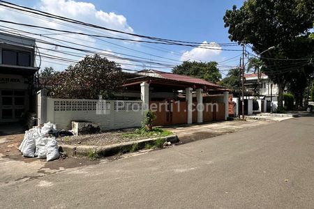 Jual Rumah 1 Lantai di Kebayoran Baru, Jakarta Selatan - Luas Tanah 530m2