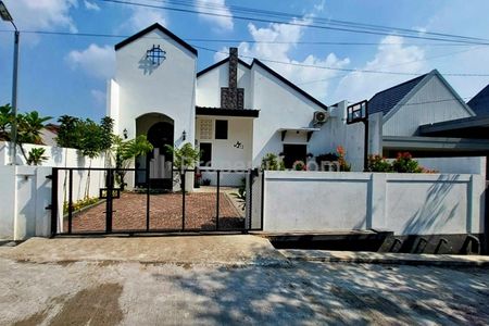 Dijual Rumah Cantik Bergaya Vintage Siap Huni di Sayap Gegerkalong Bandung