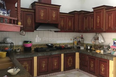 Jual Rumah Hoek Villa Gading Indah Kelapa Gading, Harga Miring, di Bawah Harga NJOP, Hadap Barat-Selatan, Jalan Lebar