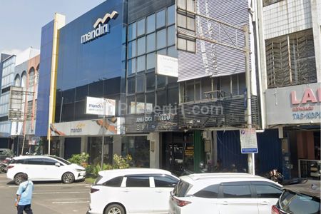 Dijual Ruko Boulevard Raya Kelapa Gading, Jakarta Utara - Lokasi Strategis, Area Bisnis, di Jalan Raya yang Ramai