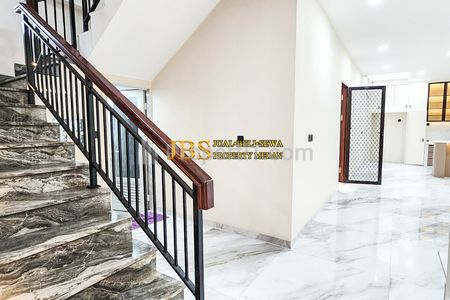 Dijual Murah Rumah Kondisi Siap Huni Furnished Komplek Cemara Asri Jalan Pisang, Deli Serdang