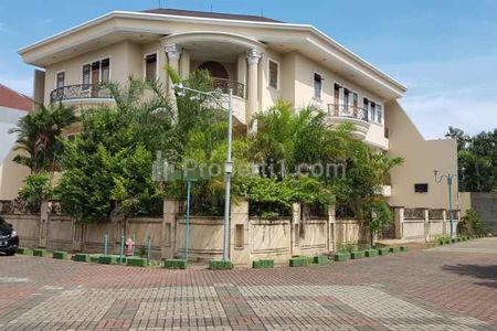 Jual Rumah Hoek Mewah di Kuta Indah Bukit Gading Villa Kelapa Gading, Jakarta Utara - Ada Kolam Renang