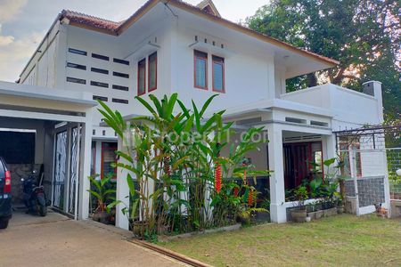 Dijual Rumah Luas Sejuk Asri Murah di Bawah Harga Pasar Lokasi Terusan Gegerkalong Setiabudi Bandung Utara