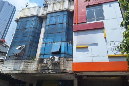 Dijual Ruko Gandeng di Bendungan Hilir Raya, Jakarta Pusat, LT 153m2, Lokasi Super Strategis, Cocok untuk Usaha dan Menguntungkan