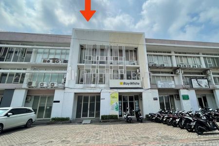 Dijual Ruko Dian Istana Residence Wiyung Surabaya - Bangunan Modern 3 Lantai Parkiran Mobil Luas - BONUS Furniture Cafe Meja Kursi Lengkap