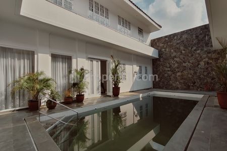 Disewakan Rumah Mewah Brand New di Brawijaya Kebayoran Jakarta Selatan – 700m², Private Pool & Lift