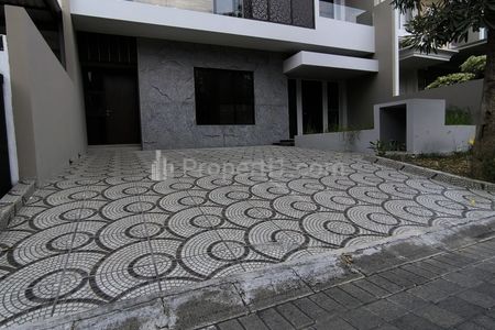 Dijual Rumah Baru Woodland Citraland Surabaya Barat Dekat UC, Pasar Modern, Taipei School