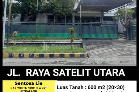 Dijual Rumah Nol Jalan Raya Satelit Utara - Sukomanunggal Surabaya Barat - Komersial Area Row Jalan Lebar 20 Meter Dekat Superindo - SHM - LT 600 m2