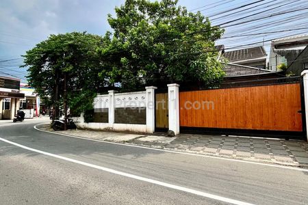 Jual Rumah Mewah di Jagakarsa Jakarta Selatan LT 450m² – Garasi 4 Mobil, Siap Huni