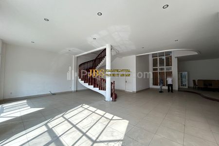 Dijual Rumah 2,5 Tingkat di Komplek Taman Malibu Indah (Boulevard) - Medan