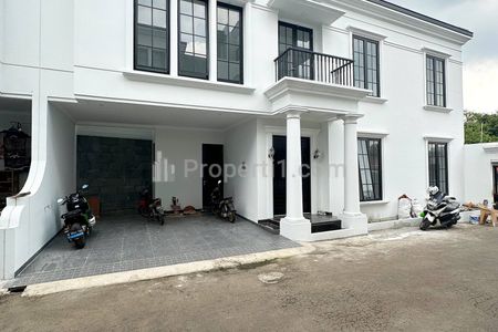 Dijual Rumah Mewah American Classic di Cipayung, Jakarta Timur