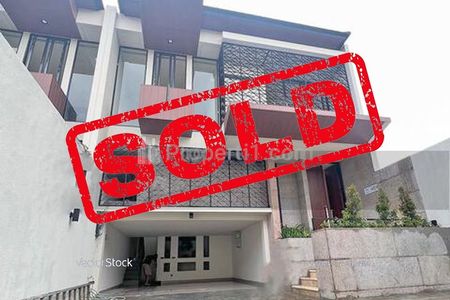Dijual Townhouse Baru Tropical Modern di Kemang Jakarta Selatan STDN0006