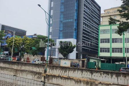 Dijual Gedung Cocok untuk Investasi di Mampang Prapatan Jakarta Selatan