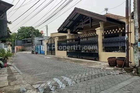 Jual Murah Harga di Bawah NJOP Rumah Kost Aktif 1.5 Lantai di Kutisari Selatan Kec Tenggilis Mejoyo Surabaya Dekat Kampus Petra