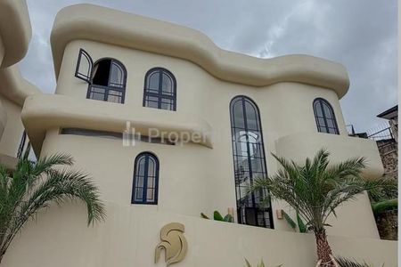 Dijual 2 Villa Premium Full Furnished di Lembang Bandung Barat