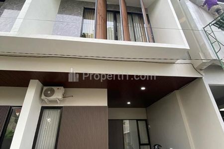 Dijual Rumah 2 Lantai Rungkut Menanggal Harapan Surabaya 1,3 Milyar
