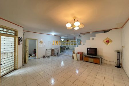 Dijual Rumah di Komplek Taman Polonia 3 - Medan Kondisi Siap Huni