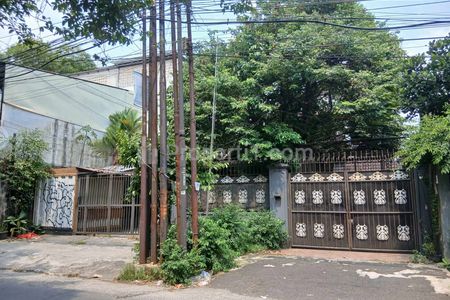 Dijual Rumah dan Tempat Usaha Ex Coffee Shop di Kalilicin, Pancoran Mas, Depok