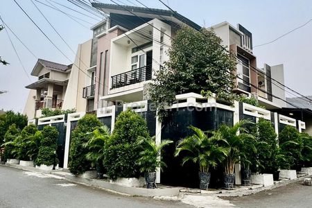 Dijual Rumah Hook Mewah di Jalan Pulomas Barat, Jakarta Timur