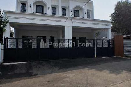 Dijual Rumah 2 Lantai Klasik Modern di Kav UI Barat Tanah Baru Depok
