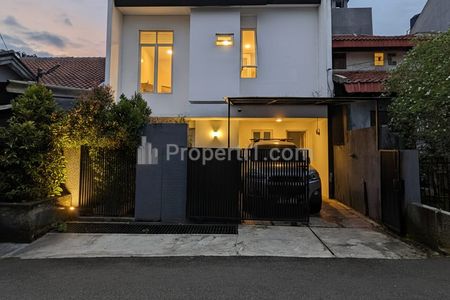 Dijual Rumah Second Dalam Komplek Akses Jalan Lebar di Duren Sawit Jakarta Timur