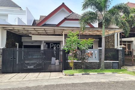 Dijual Rumah Mewah Tanah Luas di Taman Mutiara Kota Cimahi