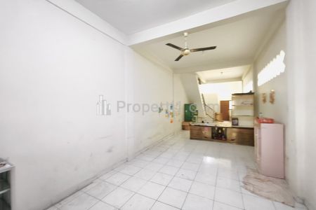 Dijual Rumah 3 Tingkat di Jalan Tulang Bawang, Petisah Tengah, Medan