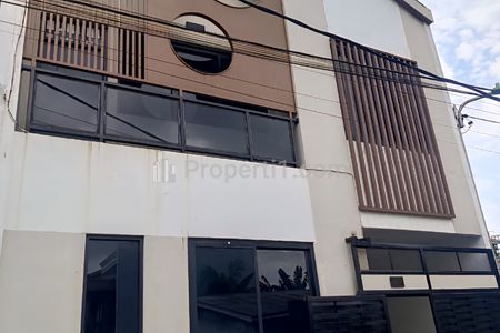 Dijual Rumah Second Terawat Furnished di Duren Sawit Komplek IKIP, Jakarta Timur