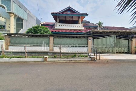 Dijual Rumah Mewah Megah Private Kolam Renang di Jalan Gudang Peluru Raya Jakarta Selatan