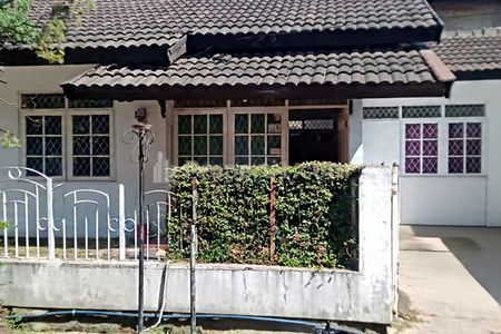 Sewa Rumah Gaya American Classic 2 Kamar Tidur 1 Kamar Mandi Carport Jalan Lebar Lingkungan Tenang Nyaman dan Aman di Arcamanik Bandung