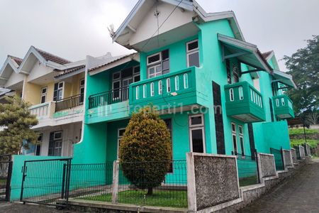 Dijual Villa Baru Dua Lantai di Tretes, Prigen, Jawa Timur