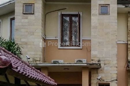 DIJUAL RUMAH BESAR HALAMAN LUAS HITUNG TANAH DI BINTARO SEKTOR 9, TANGERANG SELATAN