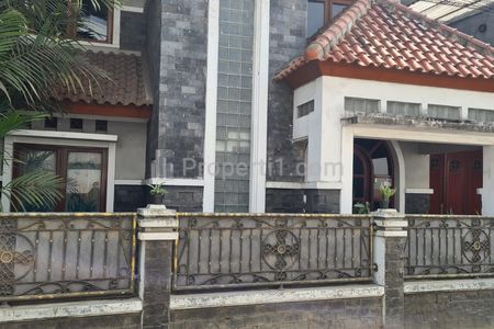 Dijual Rumah 2 Lantai Strategis di Pusat Lembang, Bandung Barat