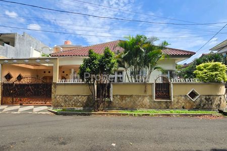 Dijual Rumah Dalam Komplek View Taman di Pondok Kelapa, Jakarta Timur