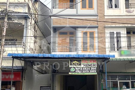 Sewa Cepat Ruko Full Keramik Siap Pakai Kawasan Strategis di Jalan Panglima Aim, Pontianak Timur